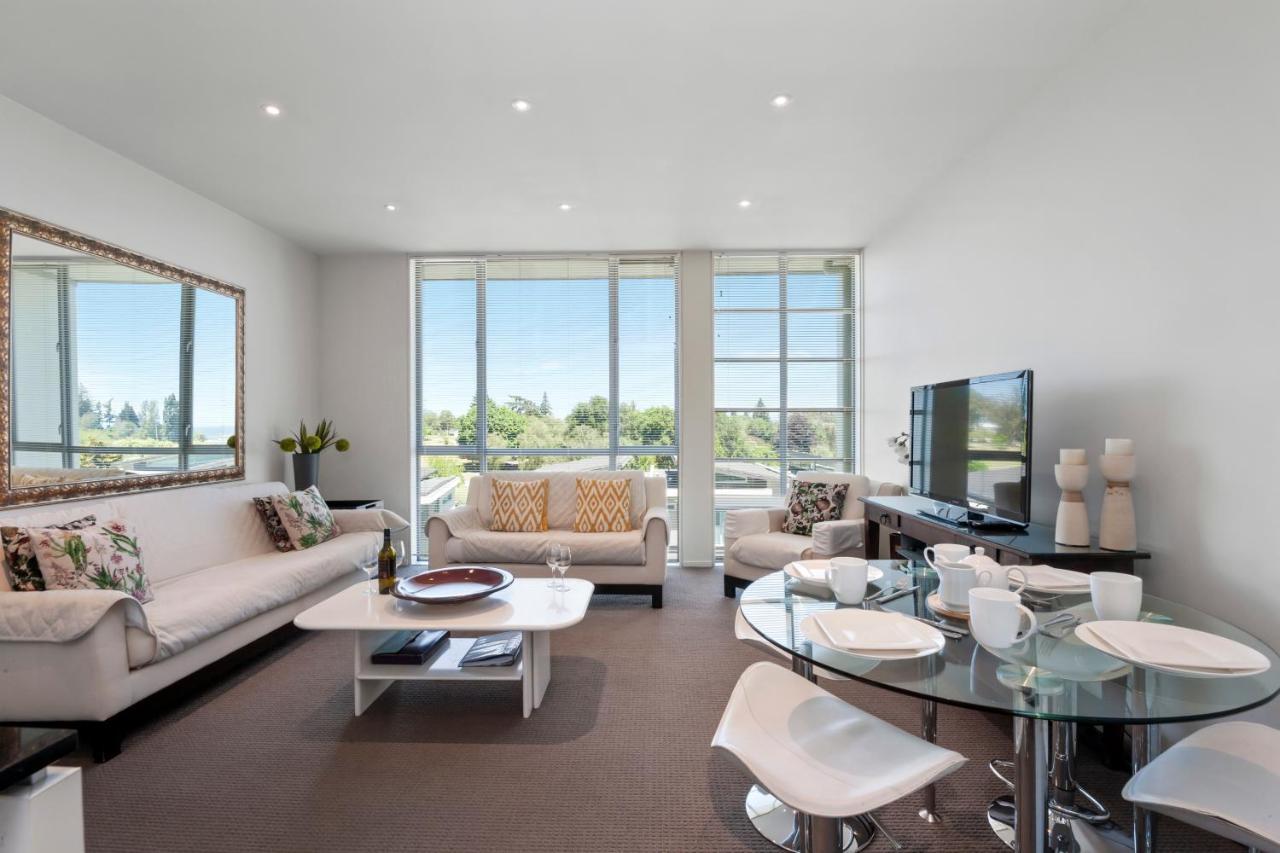 Marinaside Villa - Taupo Holiday Apartment Extérieur photo