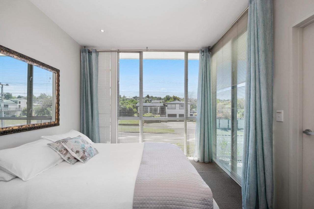Marinaside Villa - Taupo Holiday Apartment Extérieur photo