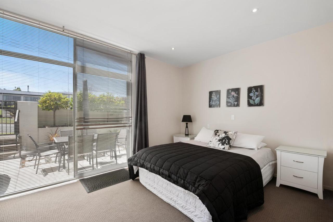 Marinaside Villa - Taupo Holiday Apartment Extérieur photo